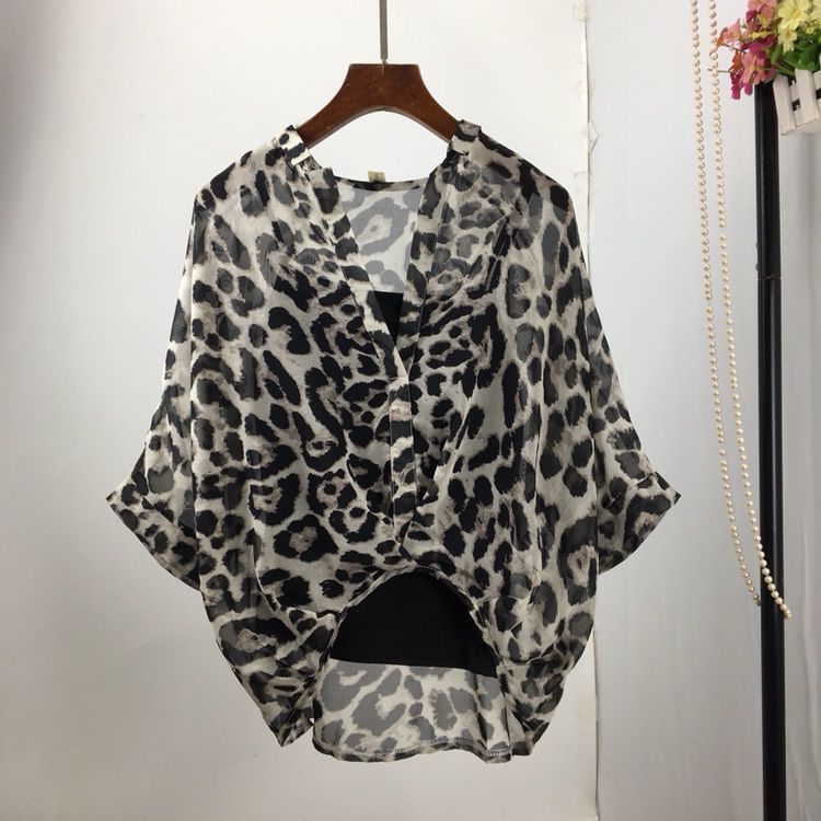 Title 16, Seven-point Bat-sleeve Leopard-print Chiffon Sh...