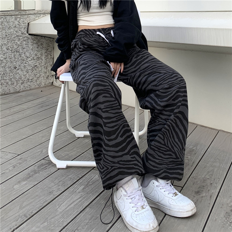 بناطيل رجالية ونسائية واسعة بطبعة سميكة وكاجوال