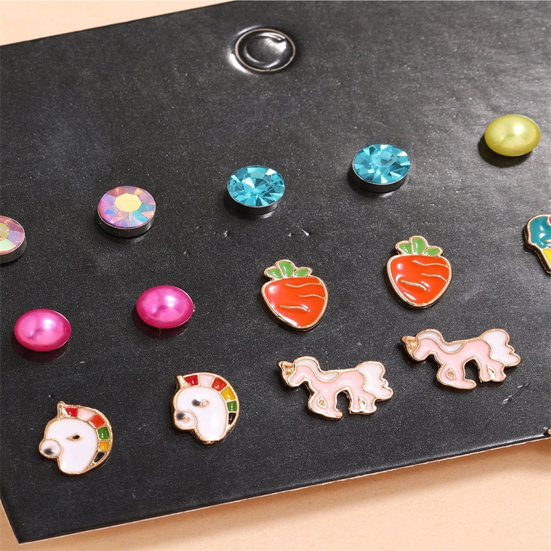 9 Pairs Of Strawberry Fruit Love Earrings