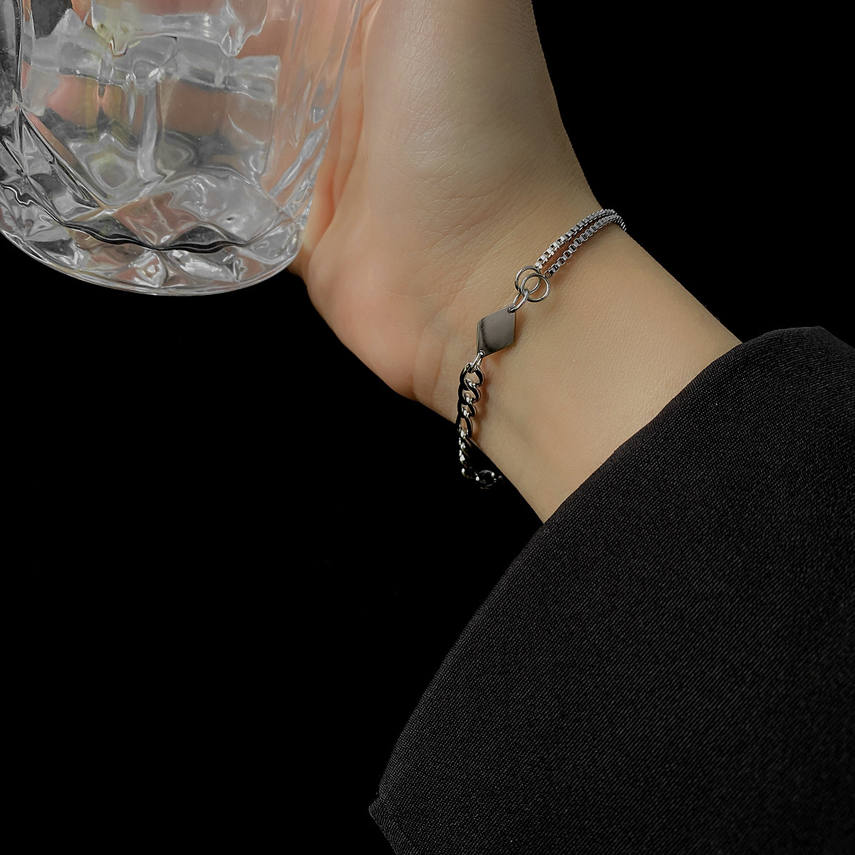 Double Rhombus Multi-cold Talk Style Clavicle Chain