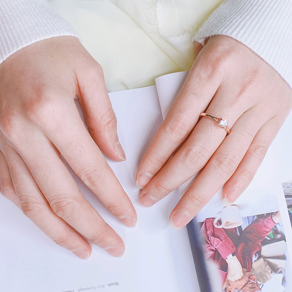 Classic Fashion Simple Women's Zircon Ring