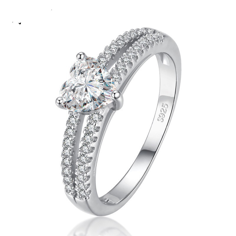 Luxury And Generous Banquet Ring In Sterling Silver
