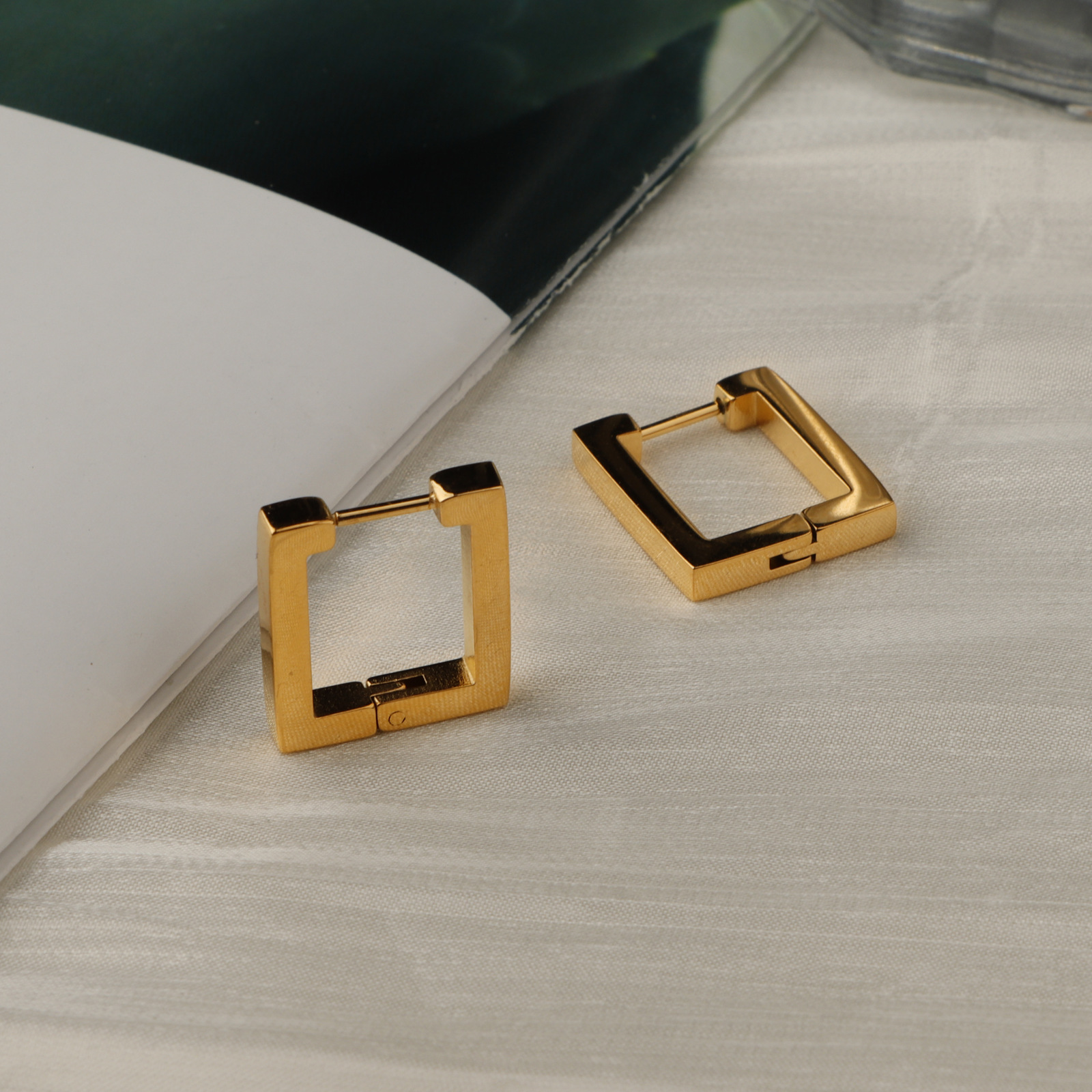 Retro Simple No Color Fading Stud Earrings - Image 2