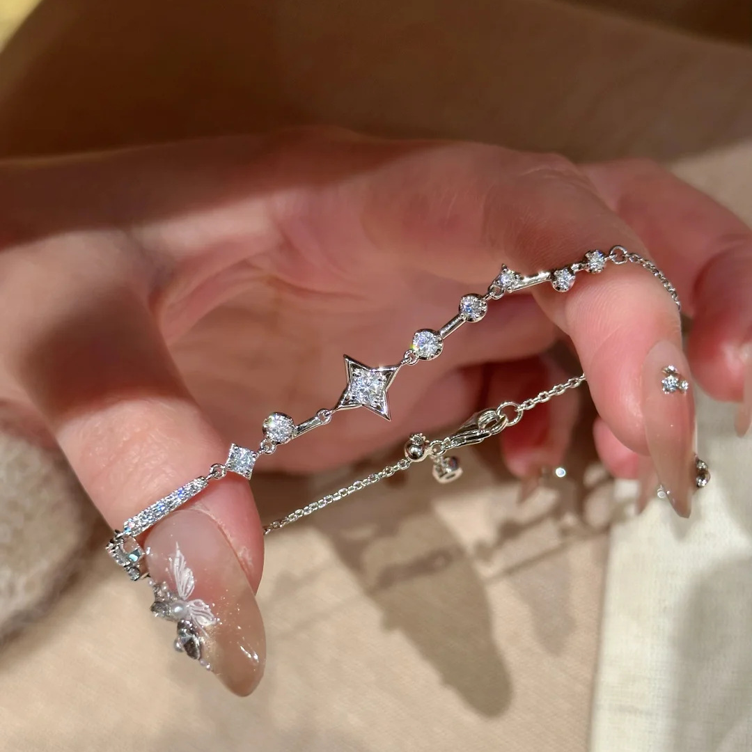 French Delicate Starburst Simulated Zirconia Bracelet For Women, Shiny Brilliant Star Wrist Jewelry Trendy Elegant Starry Hand Accessories — foto 2