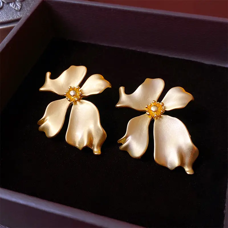 Silver Needle Middle Ancient Flower Earrings