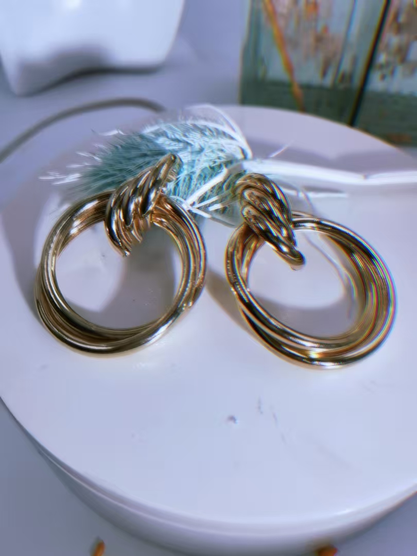 Square And Round Gold Earrings