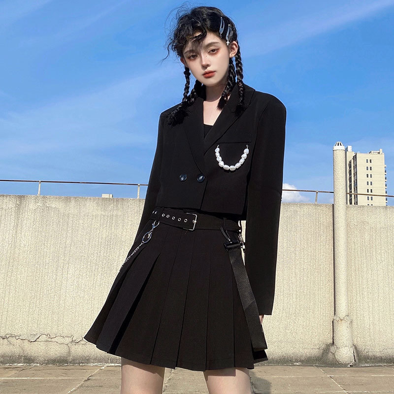 Dark Women's Short High Waist Pleated Skirt