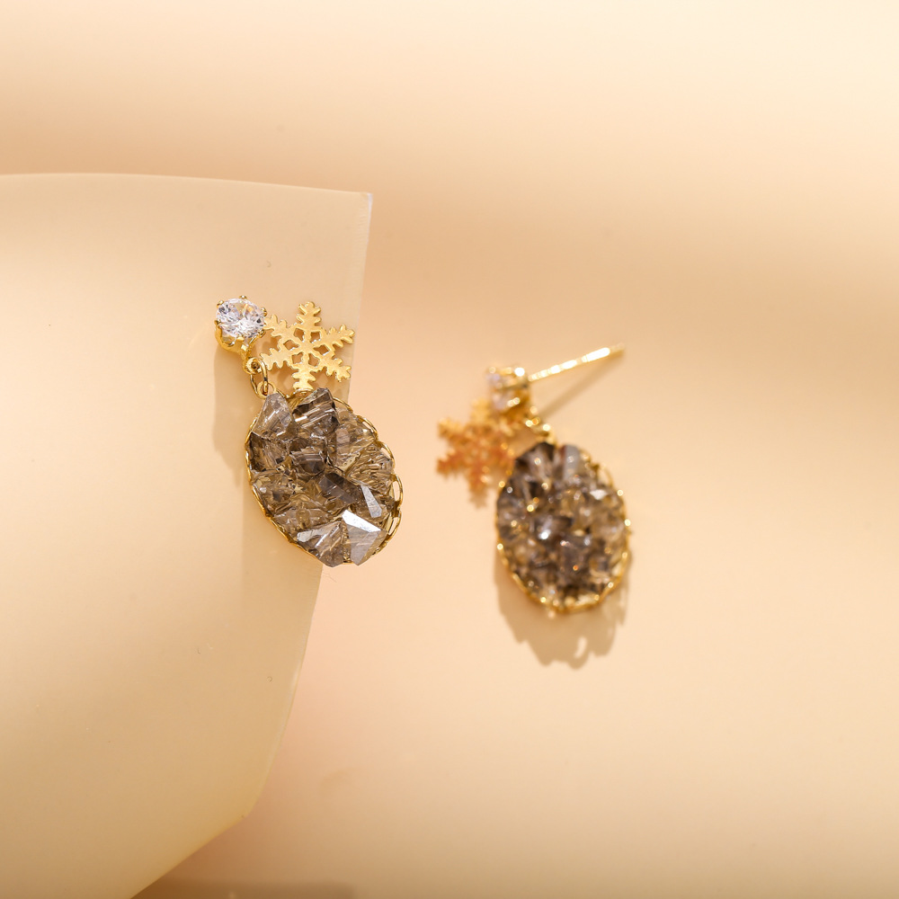 Light Luxury Style Geometric Full Diamond Metal Snowflake Earrings