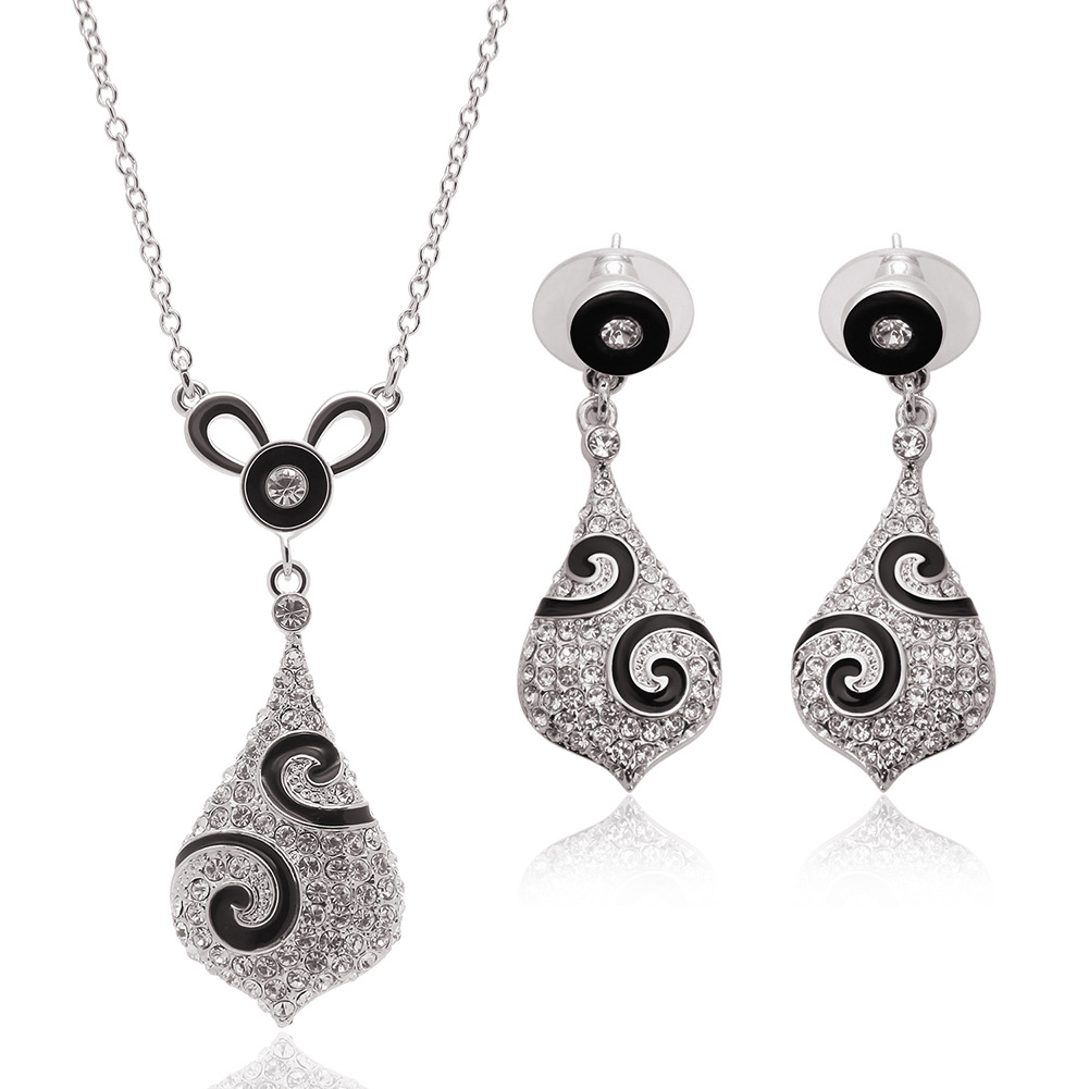 Two-piece Set Of Brand Banquet Necklace And Earrings
