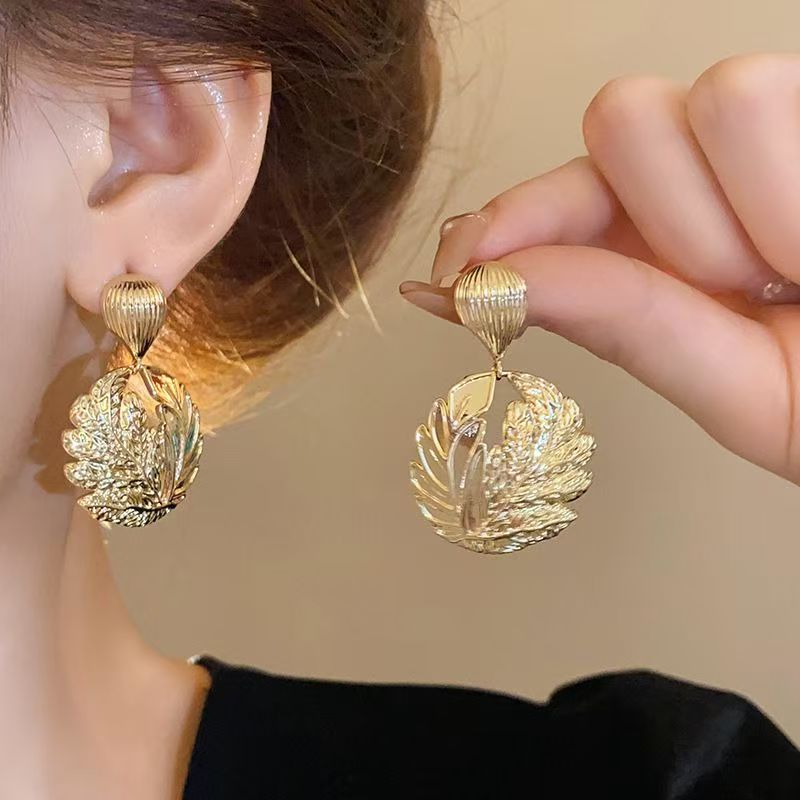 Round Leaf Stud Earrings, picture 5 of 5