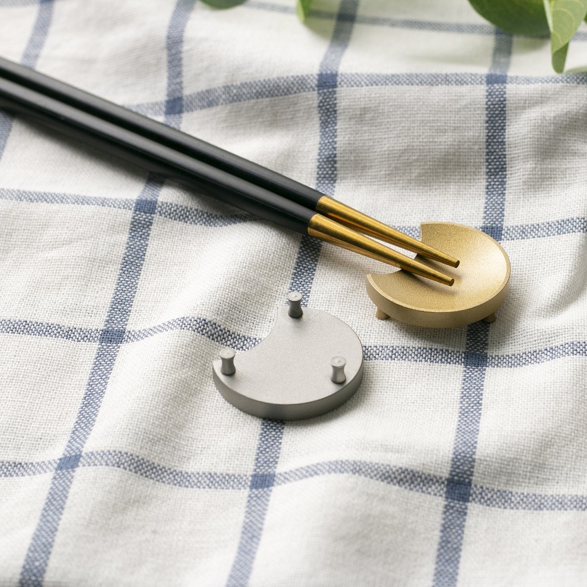 Crescent-shaped Anti-oxidation Brass Rest 304 Stainless Steel Chopsticks Pillow