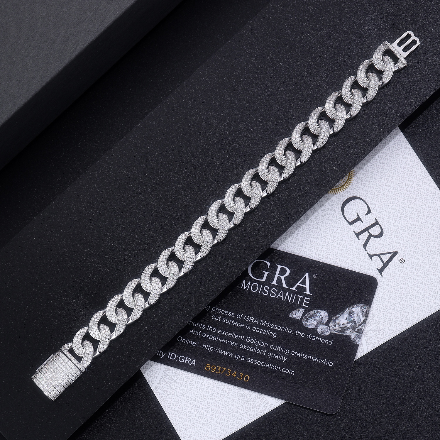 Set With Top-quality Moissanite, This Luxurious And Fashionable Light Luxury Jewelry Silver Bracelet Is Made Of S925 Silver Electroplated With Platinum