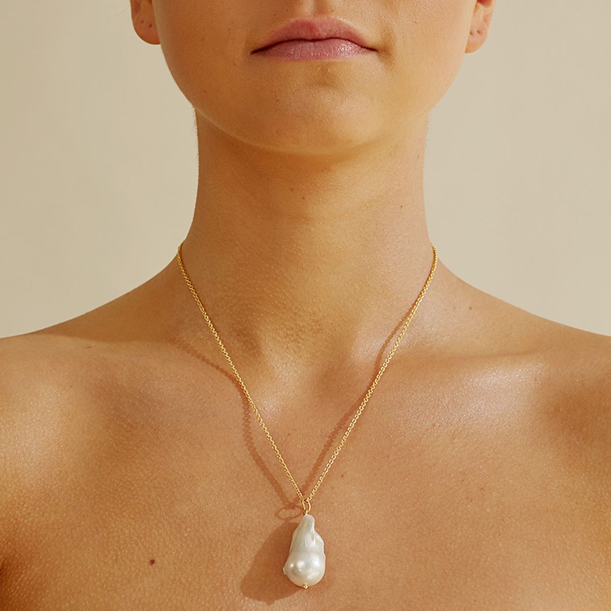 Freshwater Fish Tail Beads Shaped Baroque Pearl Pendant Simple Elegant Necklace