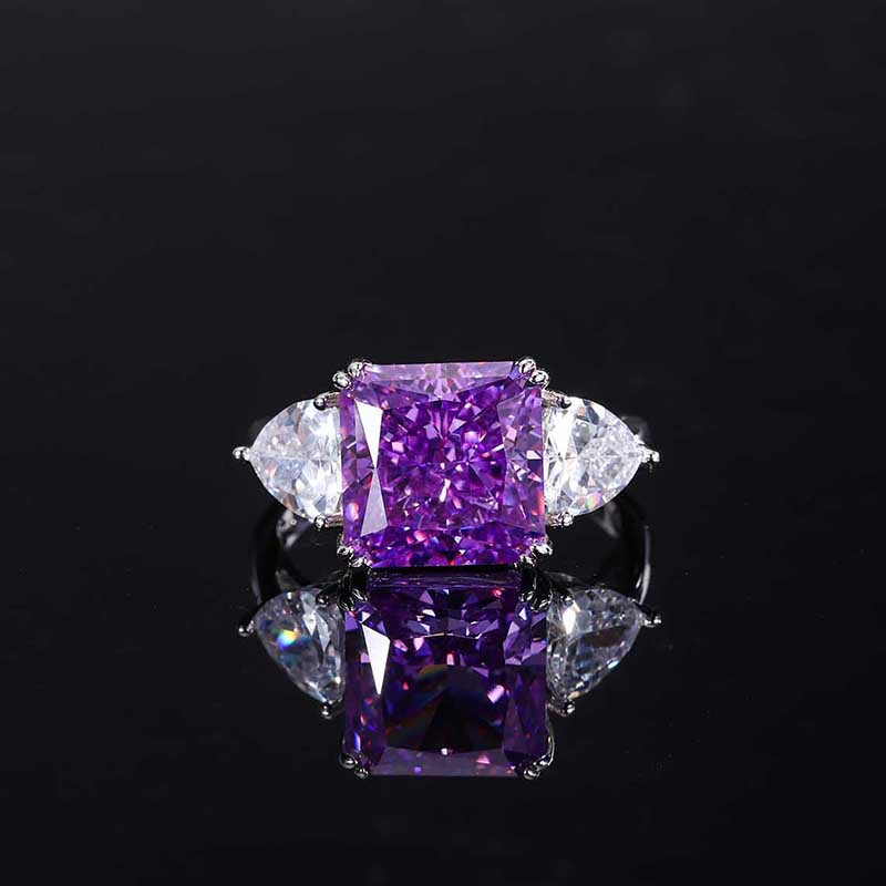 Title 3, Bague en diamant à haute teneur en carbone en a...