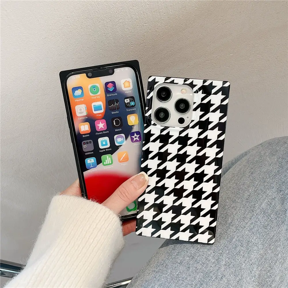 Simple Black And White Check Case