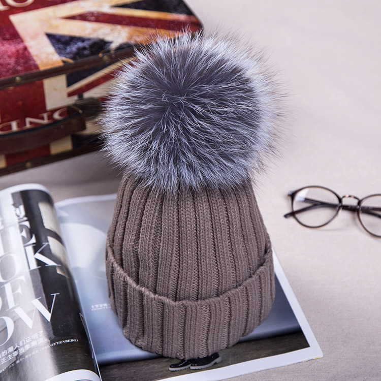 Title 5, Big fox fur ball wool hat