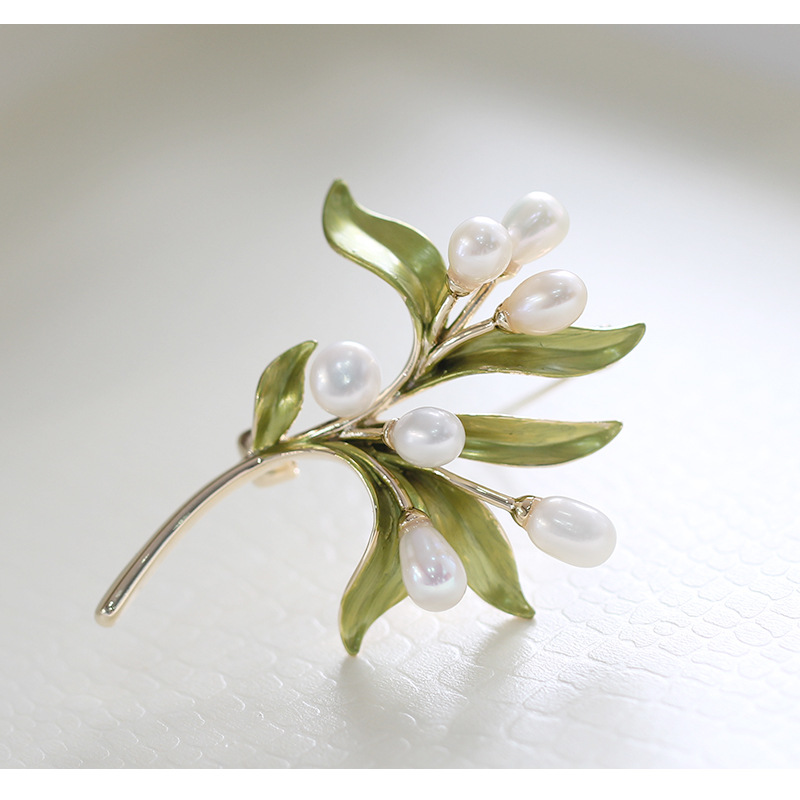 Title 12, Natural Freshwater Pearl Olive Branch Brooch Gr...