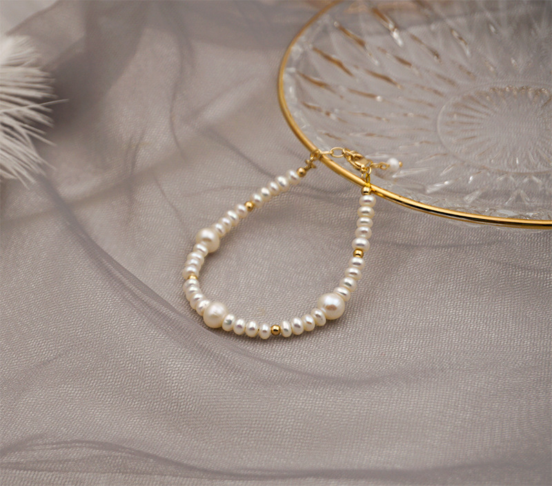 Simple Ladies Handmade Baroque Pearl Hand Jewelry