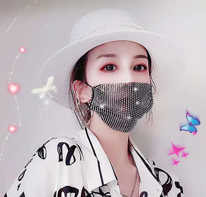 Mesh and Diamond Decorative Masks Become Beautiful Artifacts