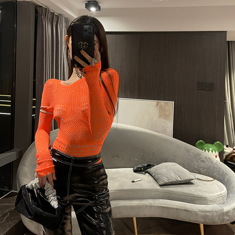 Solid Color Long Sleeve Top Is Cut Out For Pure Style