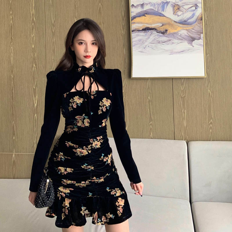 Vintage French Hollow Bag Hip Folds Velvet Skirt