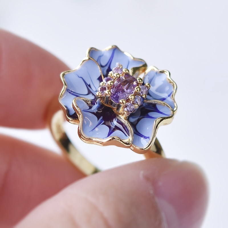 Title 6, 18k Flower Drop Glue Ring. Achieve perfect eyel...