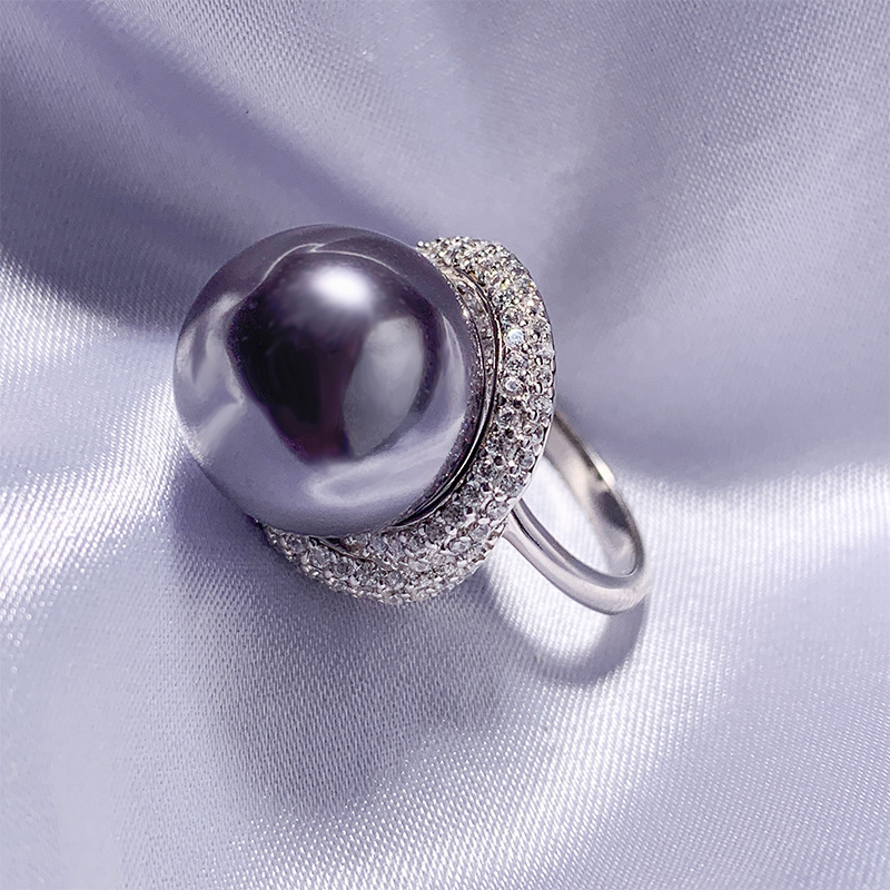 Retro Women's Grey Bead Versatile Pendant Set