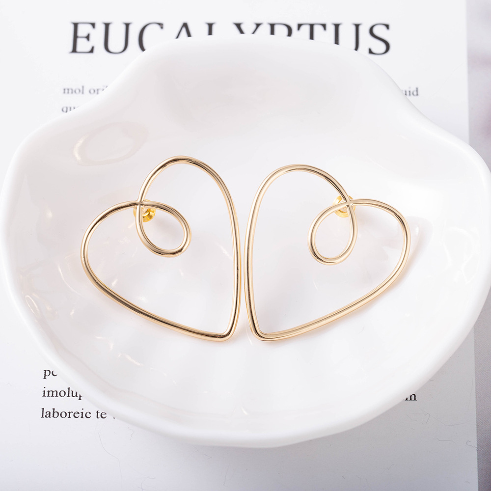 New Style Heart-shaped Earrings Japanese And Korean Popular Silver Pin Stud Earrings