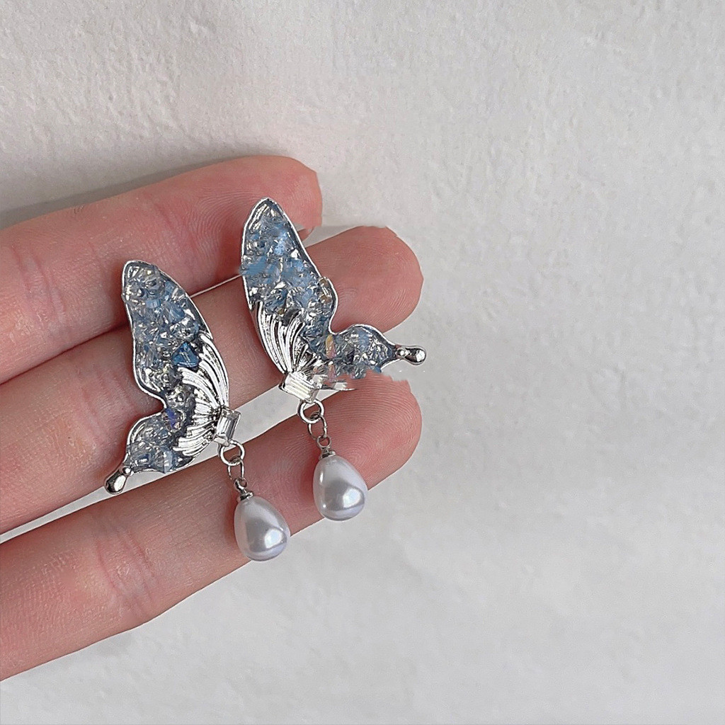 Women's Fashion Simple Glass Crystal Butterfly Earrings