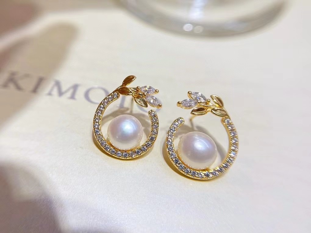 Freshwater Pearl Full Diamond Inlaid Moon Cassia Twig Ear Studs - 5