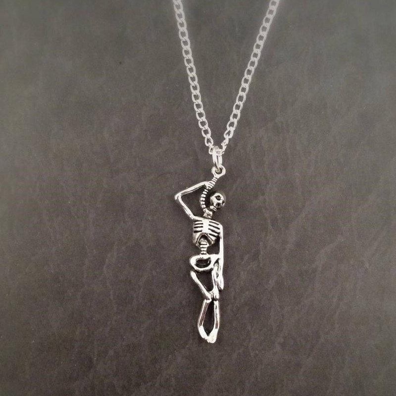 Hanging Skull Necklace Halloween Zombie Costume