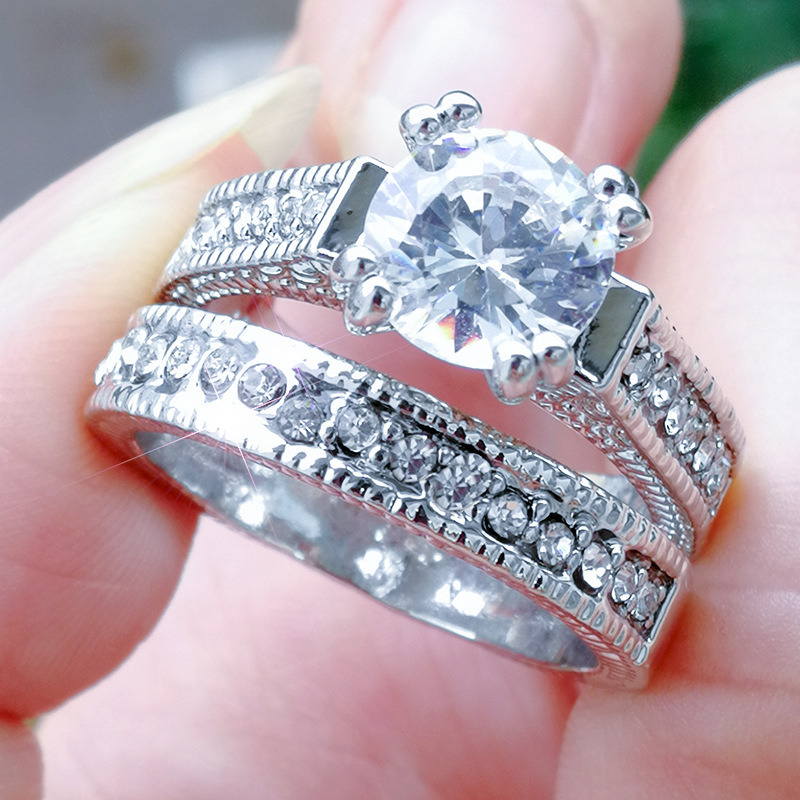 Luxury ladies engagement ring Zircon micro-plated platinum ring