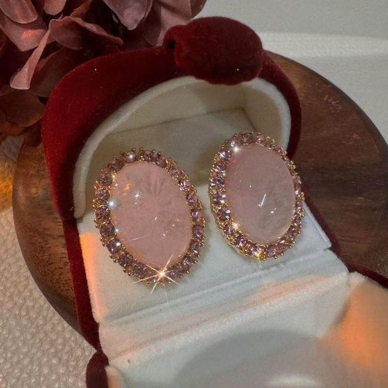 Luxurious Oval Stud Earrings Adorned With Sparkling Stones. Bold Silhouette, Classic Retro Hong Kong Style, Full Of Elegant Charm.
