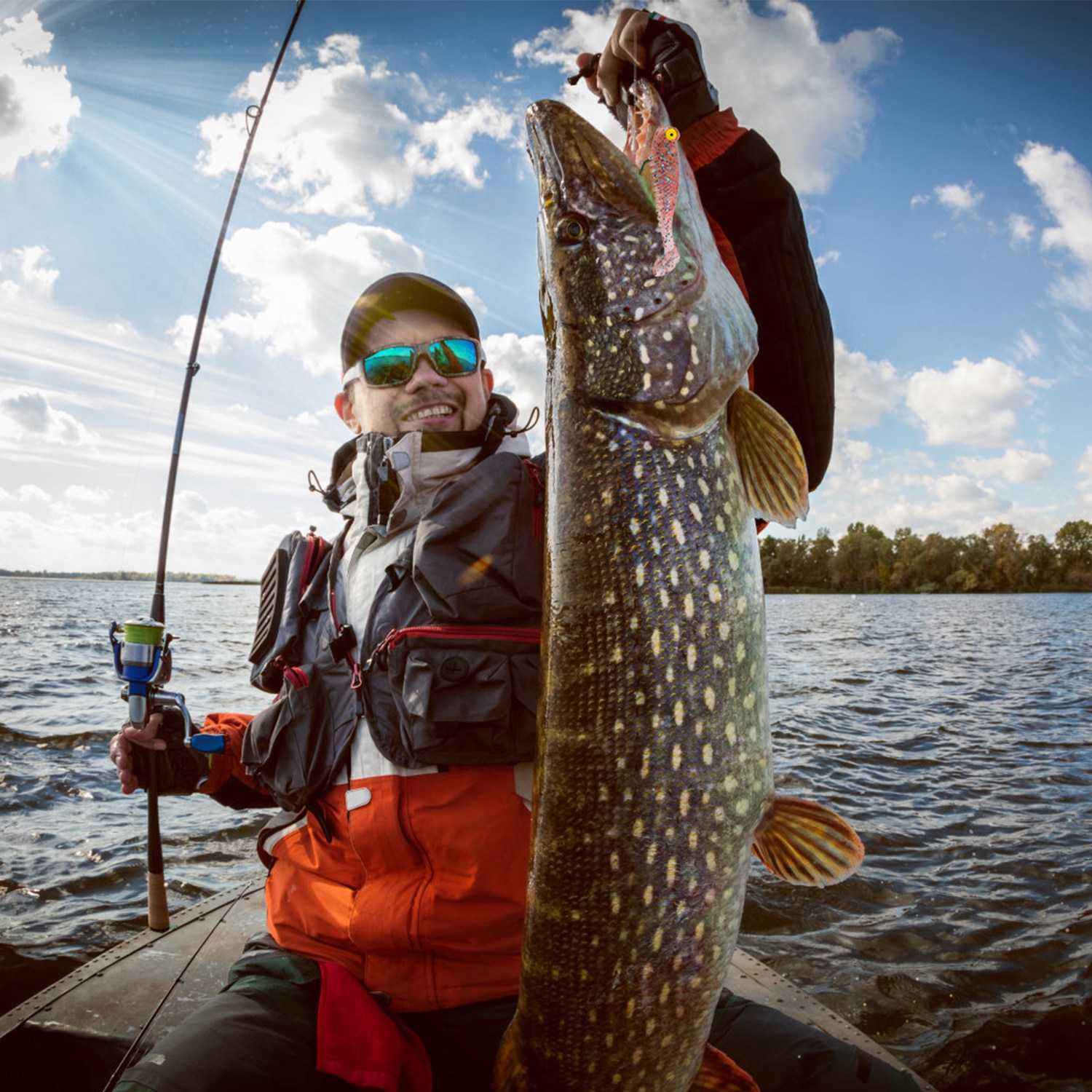 375-Piece Freshwater and Saltwater Lure Kit with Tackle Box