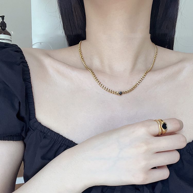 Thin gold chain necklace