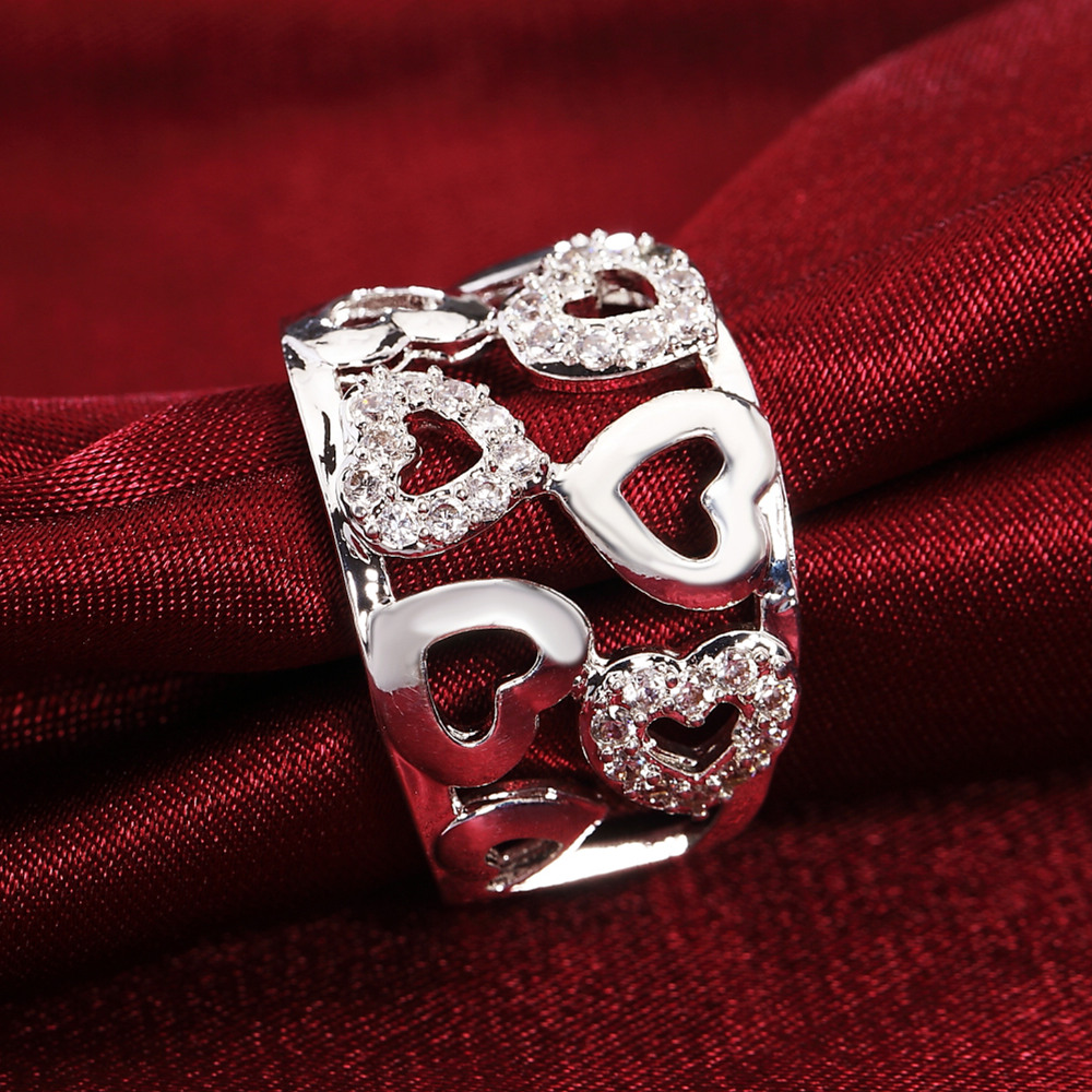 Heart-shaped Cutout Ring With Diamonds — foto 4