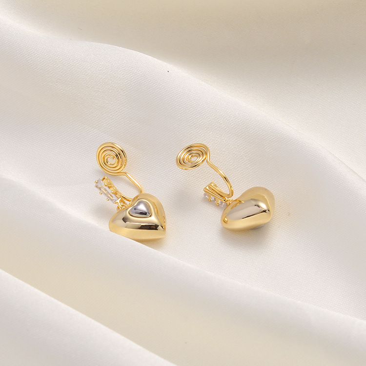High Sense Of Light Luxury Niche Design Love Earrings
