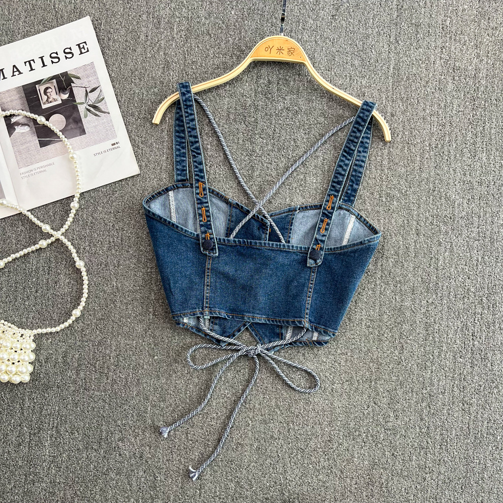 قميص دنيم نسائي ضيق بتصميم عصري