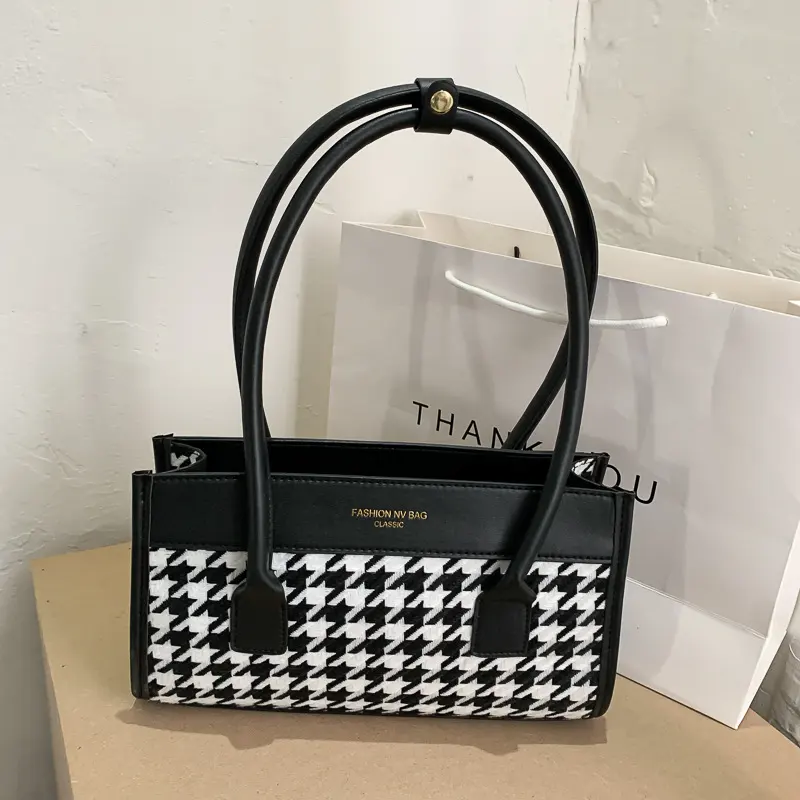 New Tide Autumn Winter Fashion Versatile Plaid Hand Carry