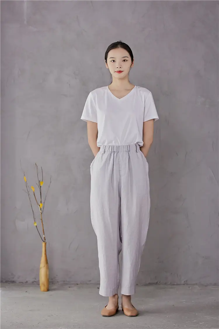 Loose Straight Turnip Pants Show Thin Women
