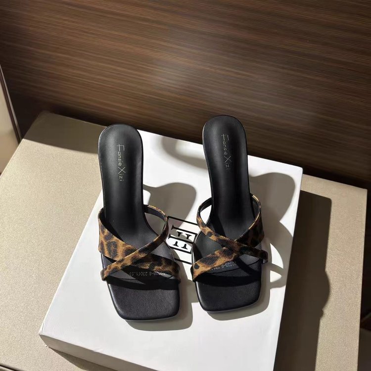 French High-heeled Small-town Slippers For Women, Versatile For Both Indoor And Outdoor Wear, Square-toed And Toe-exposing Summer Flats