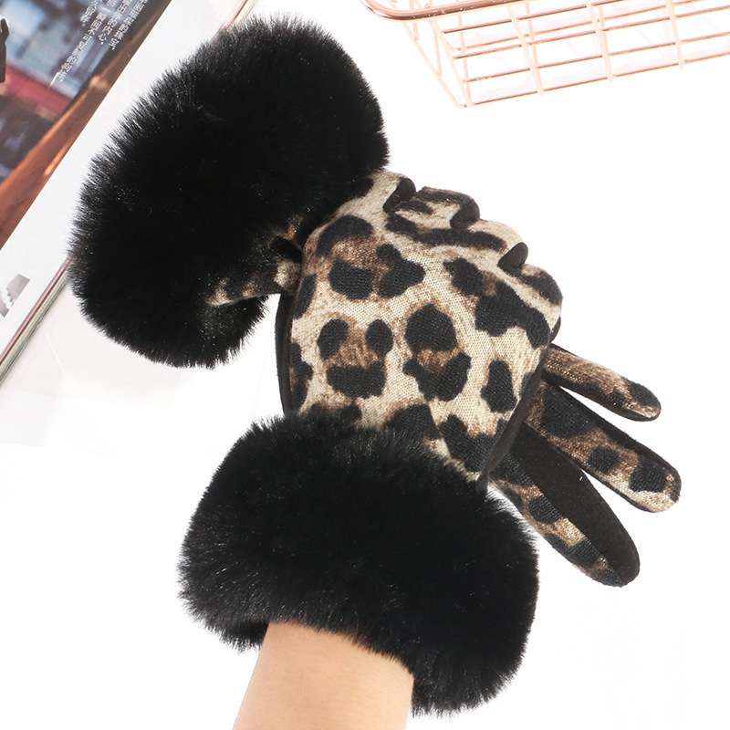 Women's Touch Screen Gloves Are Stylish And Warm