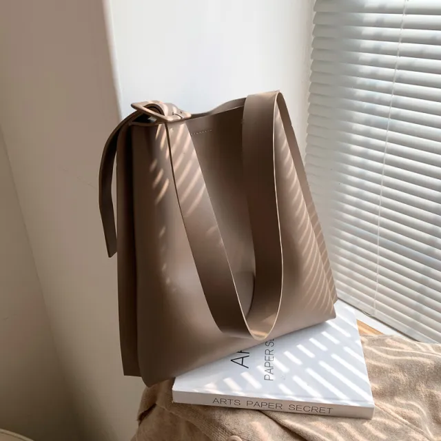Women's Fashionable And Versatile Single Shoulder Large Capacity Crossbody Bag Khaki - Shop at LoveMi
