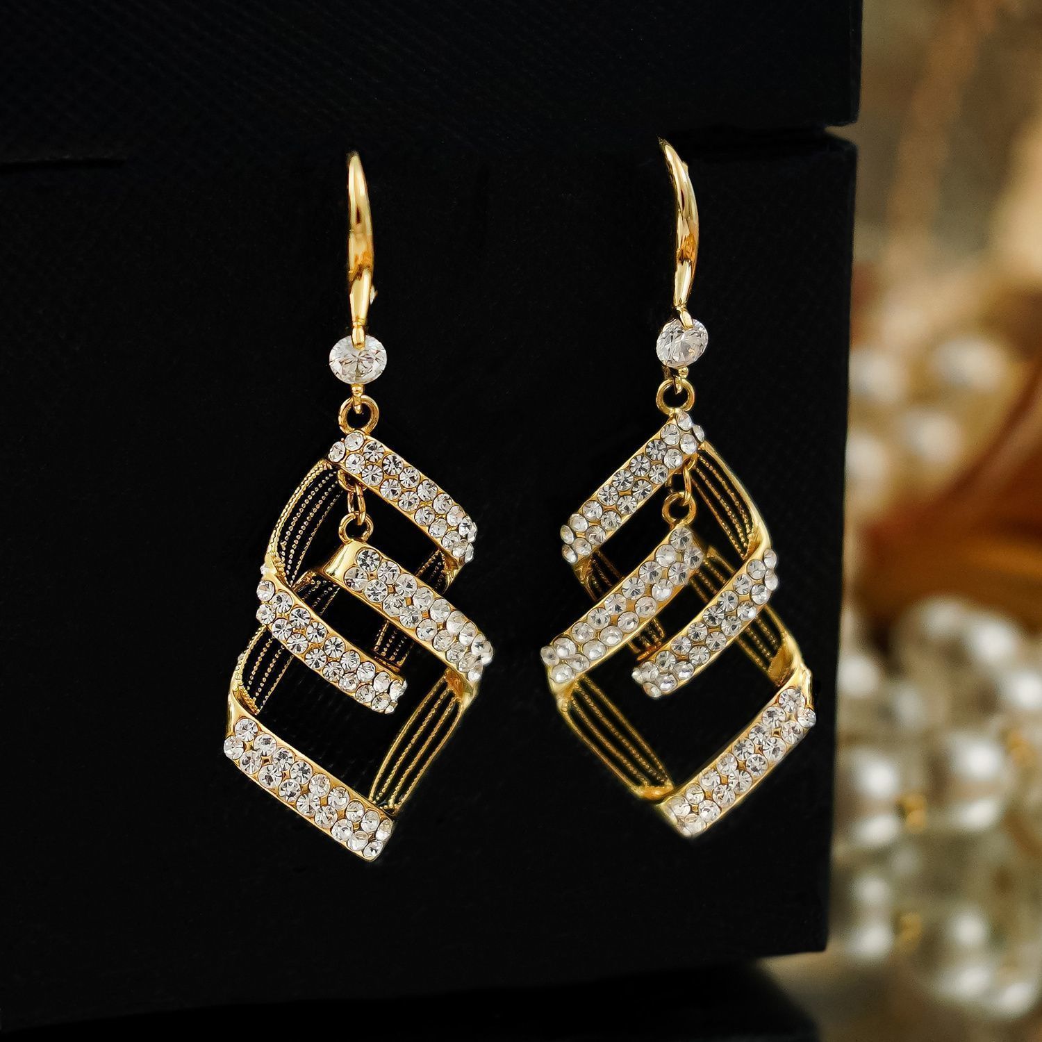 2026 Autumn Winter Exclusive Diamond Spiral Earrings Women Influencer Style CZ