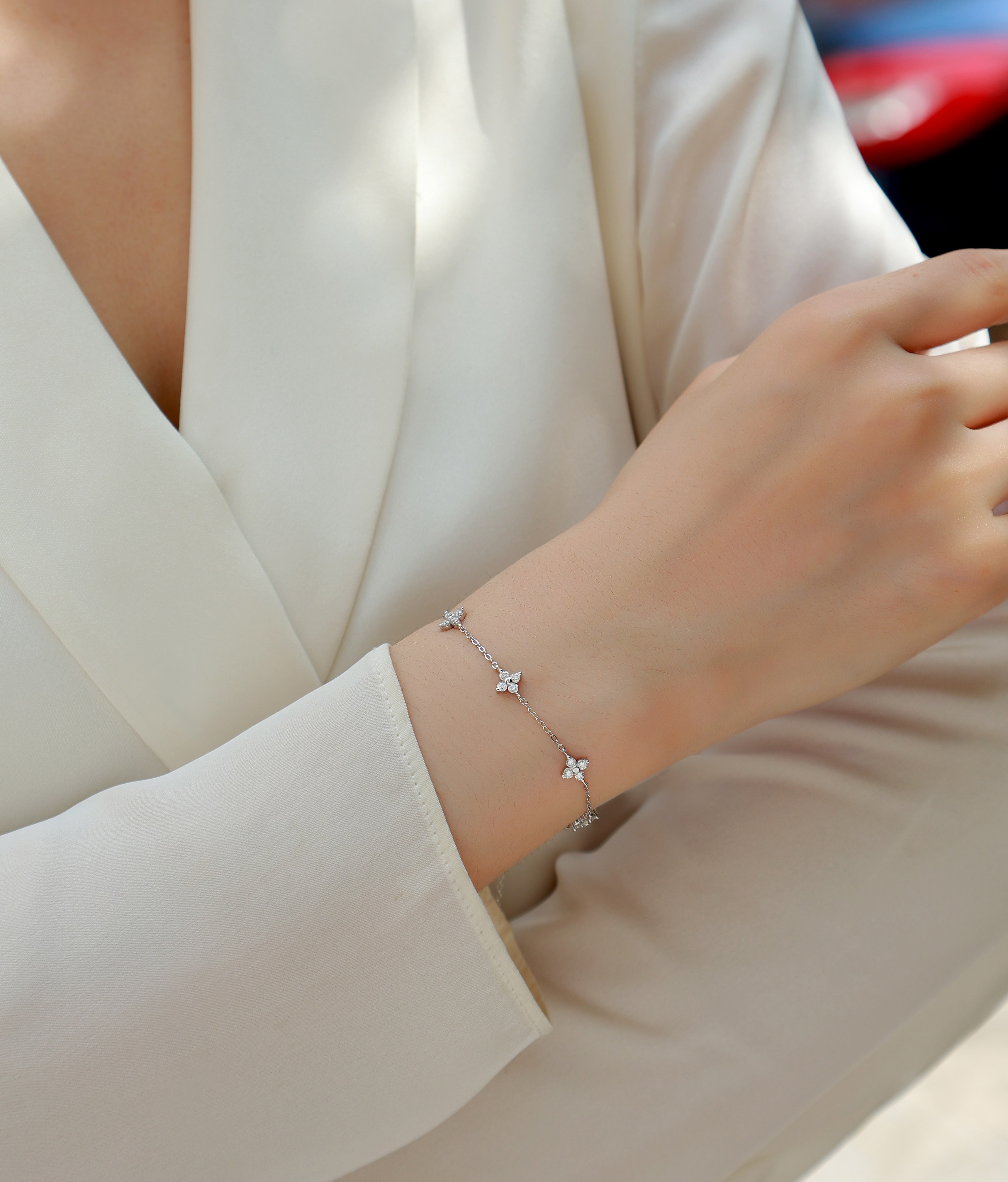 Set With Top-quality Moissanite, This Luxurious And Fashionable Light Luxury Jewelry Silver Bracelet Is Made Of S925 Silver Electroplated With Platinum - Jewelry & Watches