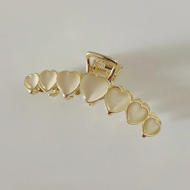 Temperament Large Metal Catch Clip Fashion Wild Shark Hairpin Hairpin - Small Love Model