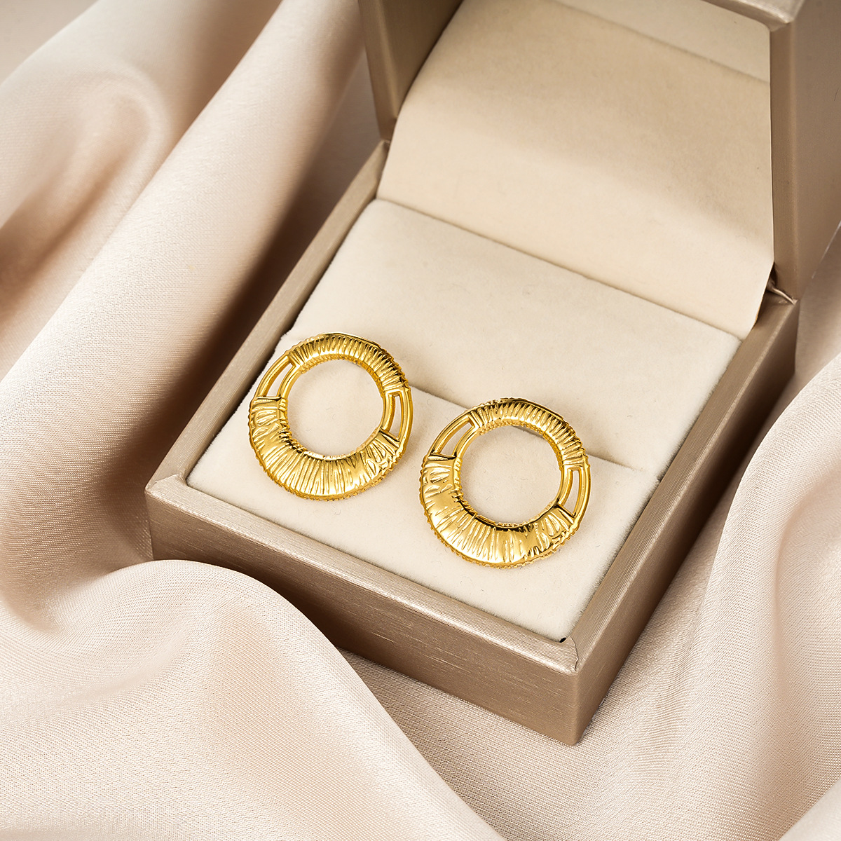 Style 12-1 Pair preview