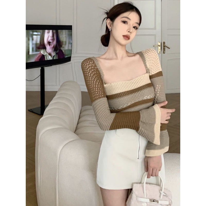 Women's Short Square Collar Bell Sleeve Knitwear