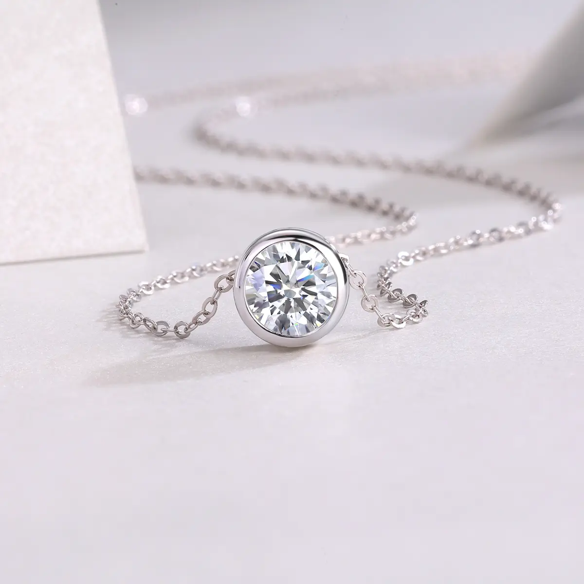 1Purity - A Fashionable And Luxurious Diamond Jewelry Pendant Set With 1-carat Moissan Diamond S925 Sterling Silver Prohibit Tk Sales