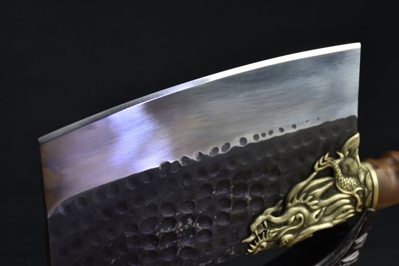 قاطع عظم التنين الطائر